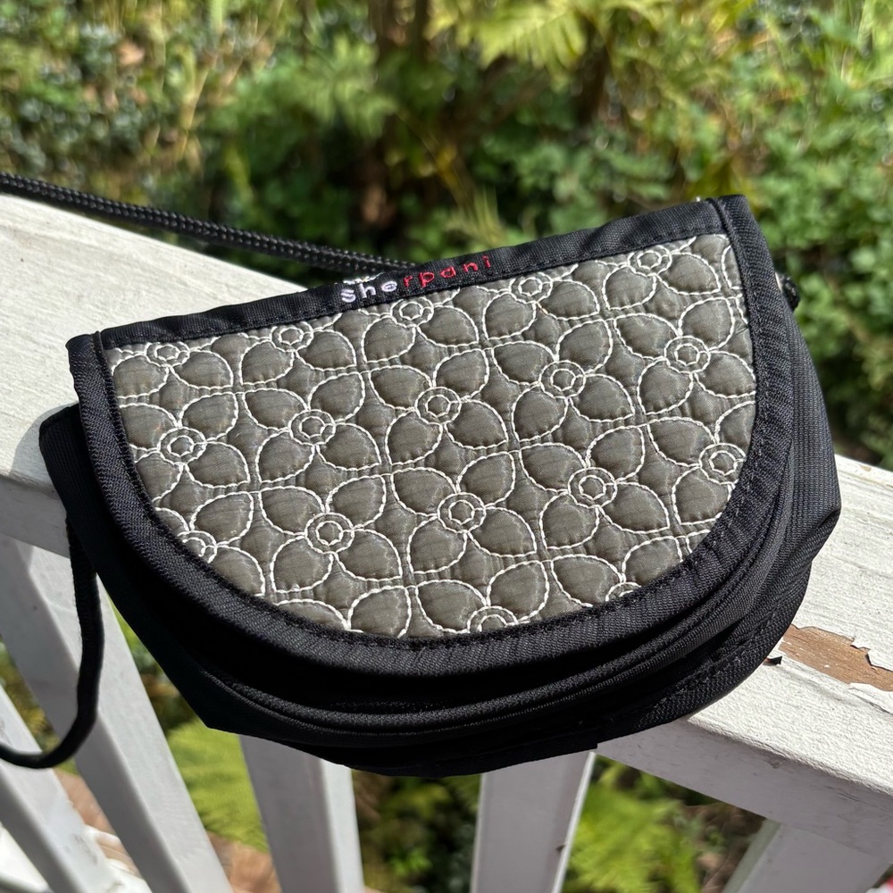 Sherpani Black and Gray Quilted Women's Crossbody Bag